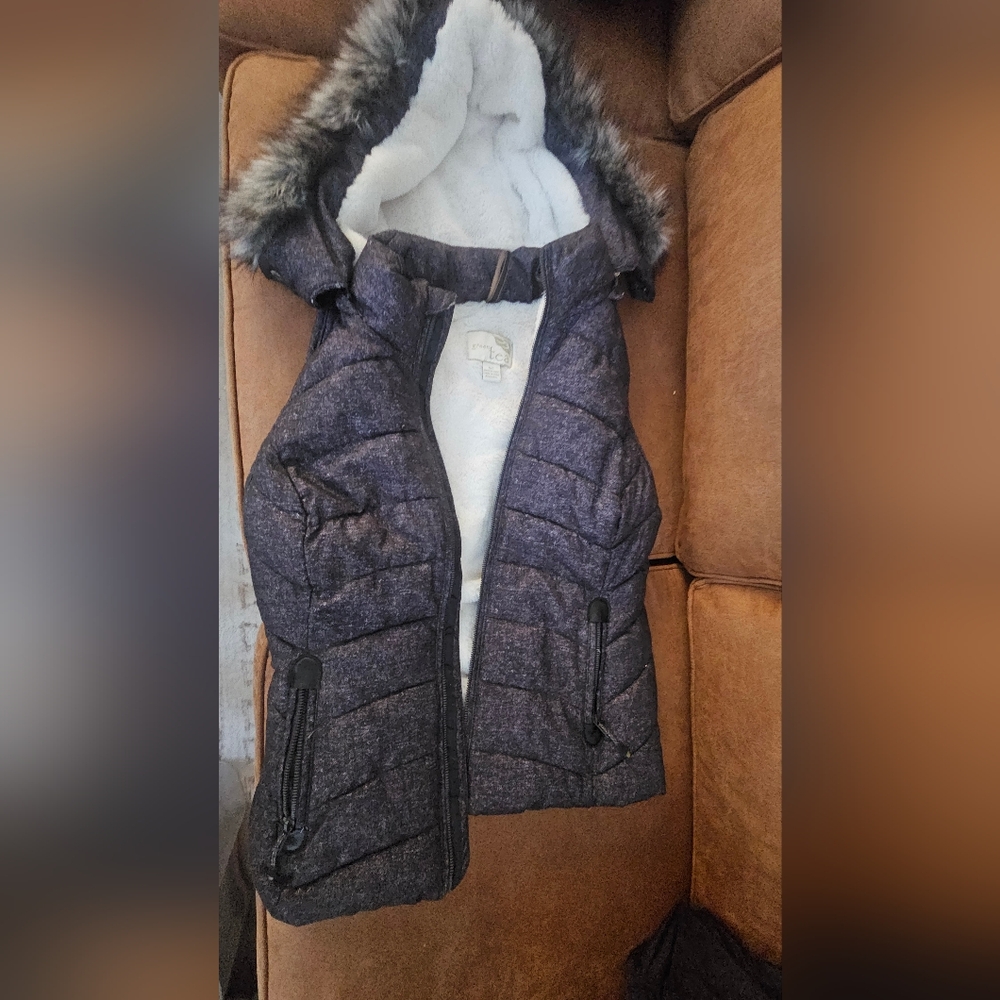 GreenTea Women's Gray Puffer Vest